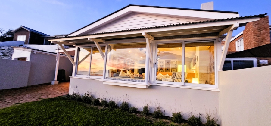 3 Bedroom Property for Sale in Middedorp Western Cape